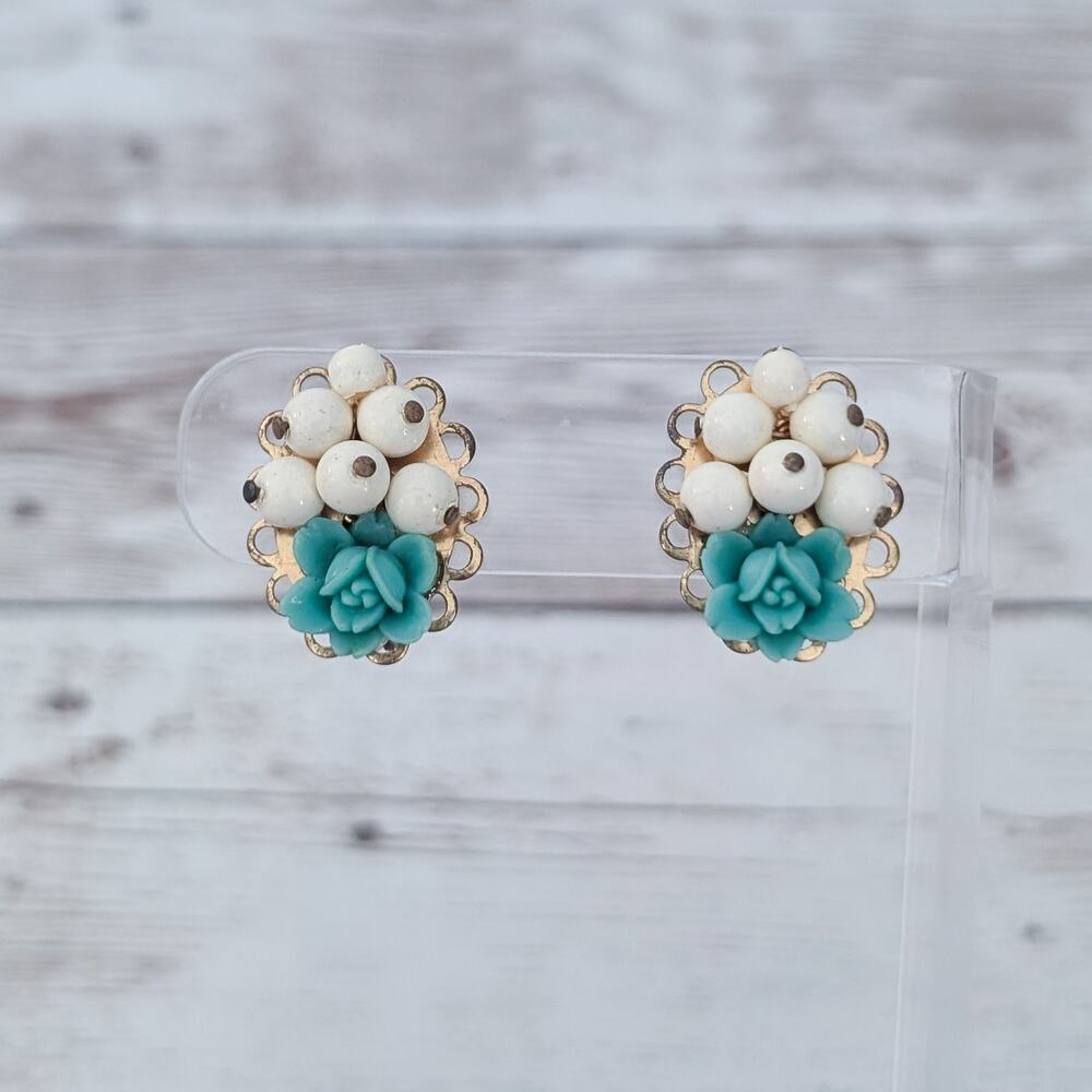Vintage Screw Back Earrings Turquoise Tone Rose and Cream